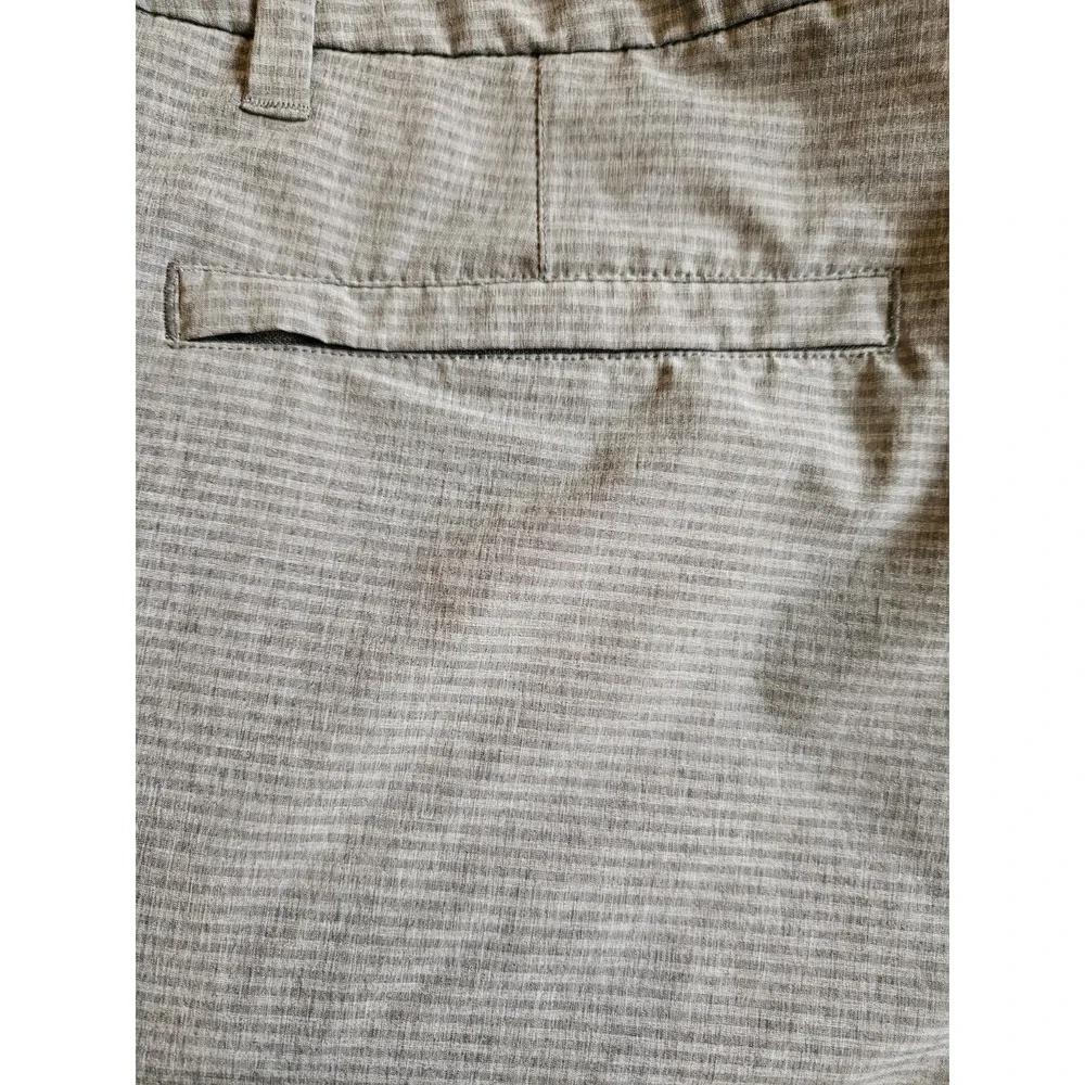 Hang Ten Shorts Men's 36 Gray Flat Front Chino Performance Polyester (35x10.5)